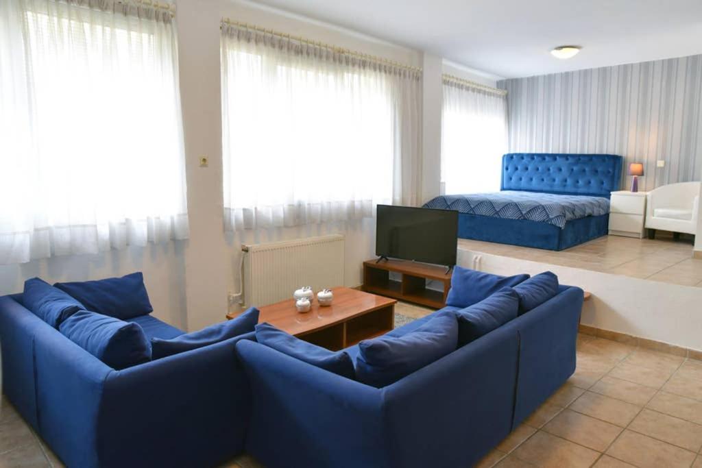 A Modern Bright Studio In The Center Of Kastoria Exterior photo